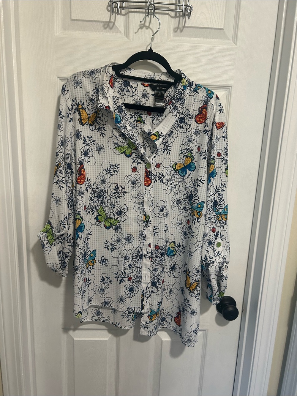 Ali Miles White Button-Front Blouse with Multicolor Butterfly Print